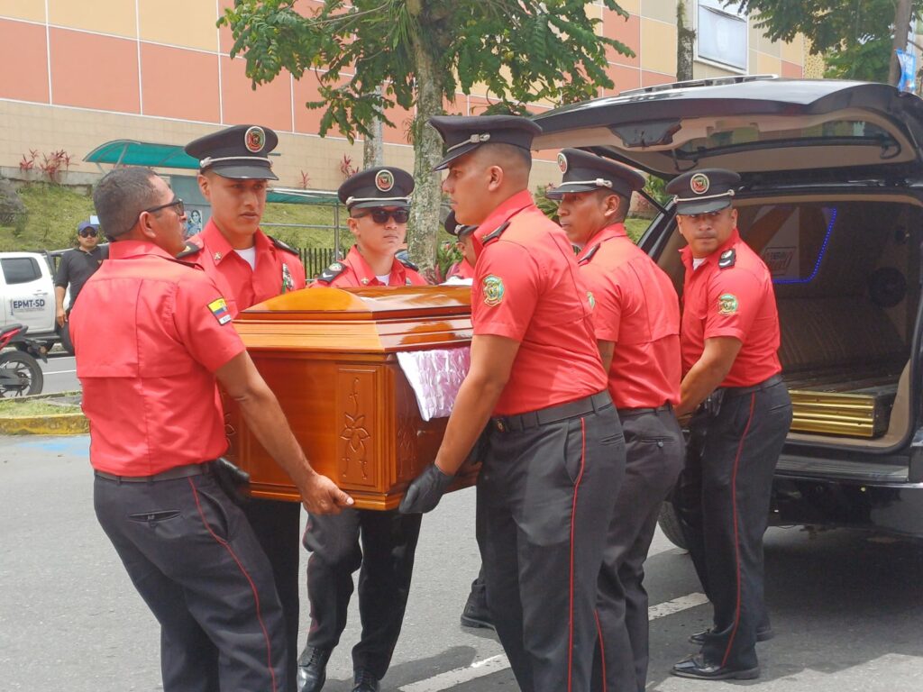 Accidente en la vía Las Mercedes cobra la vida de un bombero de Santo Domingo