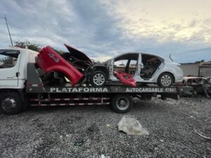 Allanamiento en mecánica deja dos detenidos en Santo Domingo