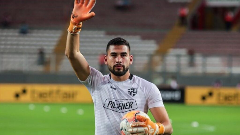 Barcelona SC anunció la salida del arquero Víctor Mendoza