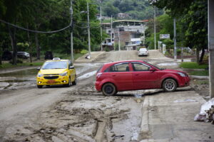 calle sucre invierno lodo lluvias portoviejo