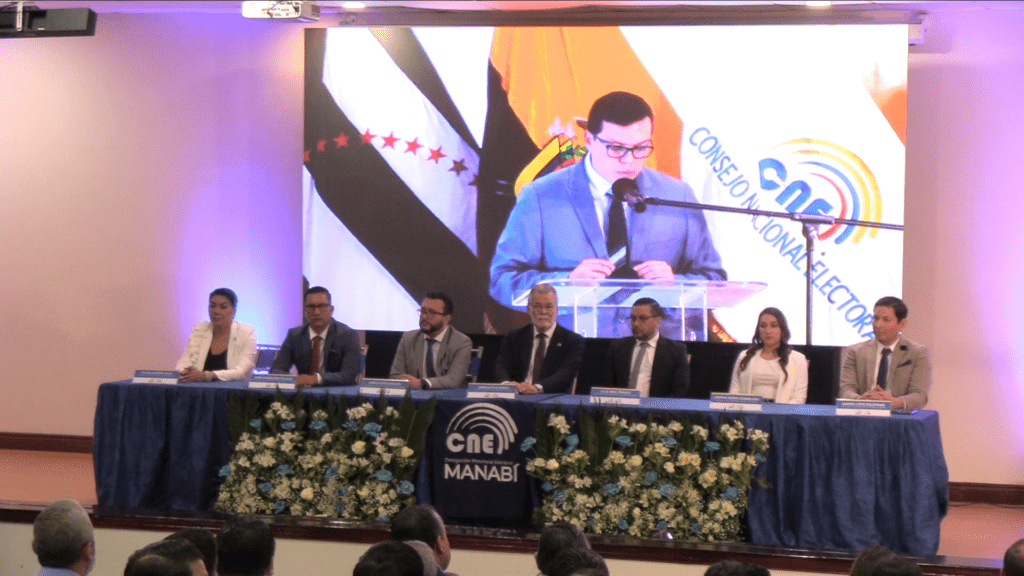 CNE entrega credenciales a asambleístas electos de Manabí