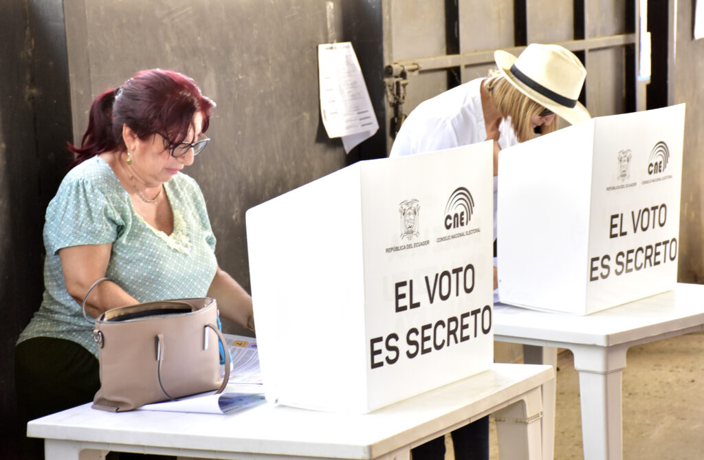 CNE pagará $20 a miembros de juntas en la segunda vuelta