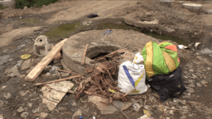 Calle Tomás Larrea en Portoviejo continúa sin intervención pese a cronograma vencido