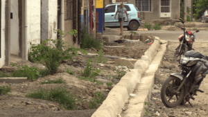 Calle Tomás Larrea en Portoviejo continúa sin intervención pese a cronograma vencido 