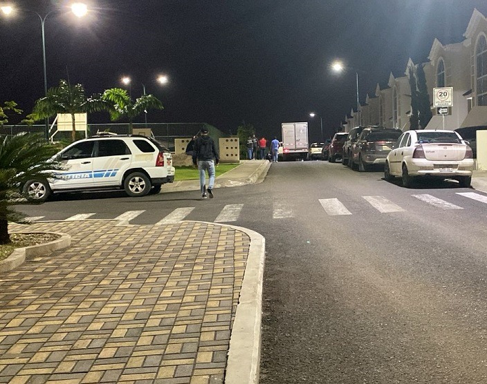 Cinco personas, entre ellas una niña de siete años, resultaron asesinadas en una masacre registrada en Manta, Manabí.
