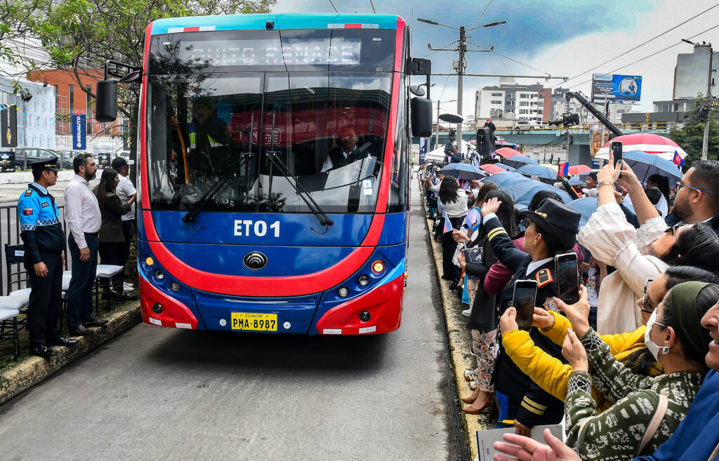 Contraloría iniciará auditoría a compra de trolebuses eléctricos en Quito el 1 de mayo