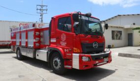 El Cuerpo de Bomberos de Manta adquirió dos camiones contra incendios.