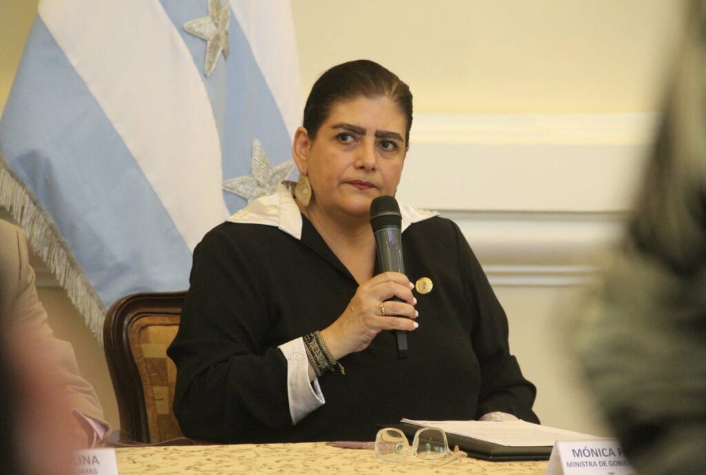 Daniel Noboa designa a Mónica Palencia como representante de Ecuador ante la OEA.