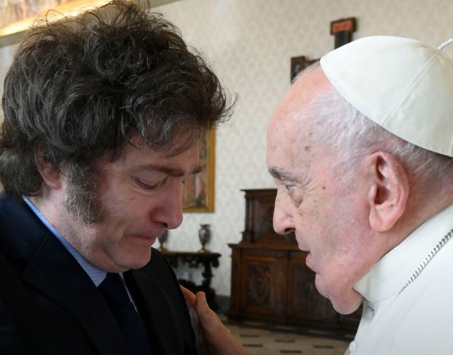 Del representante del maligno al duelo nacional El giro de Javier Milei tras la muerte del Papa Francisco