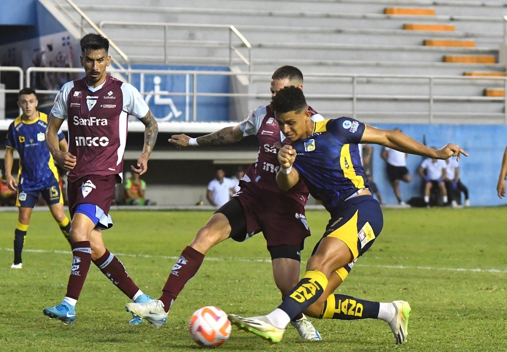 Delfín SC no pudo de local ante Macará y terminó cediendo puntos en el último partido de la fecha 9 de la LigaPro.