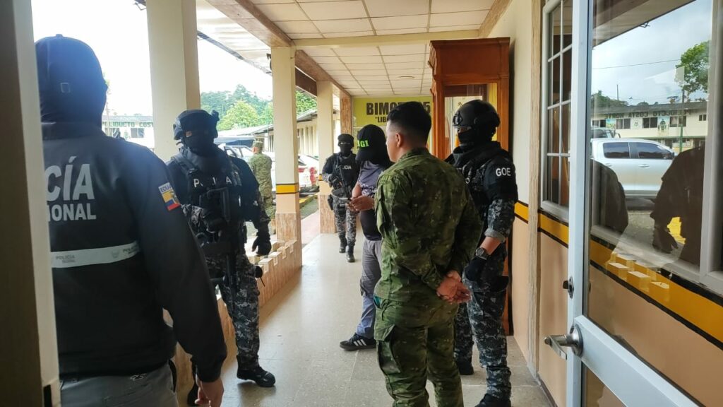 Detienen a militar en servicio activo por extorsión a familiar de reo en Santo Domingo