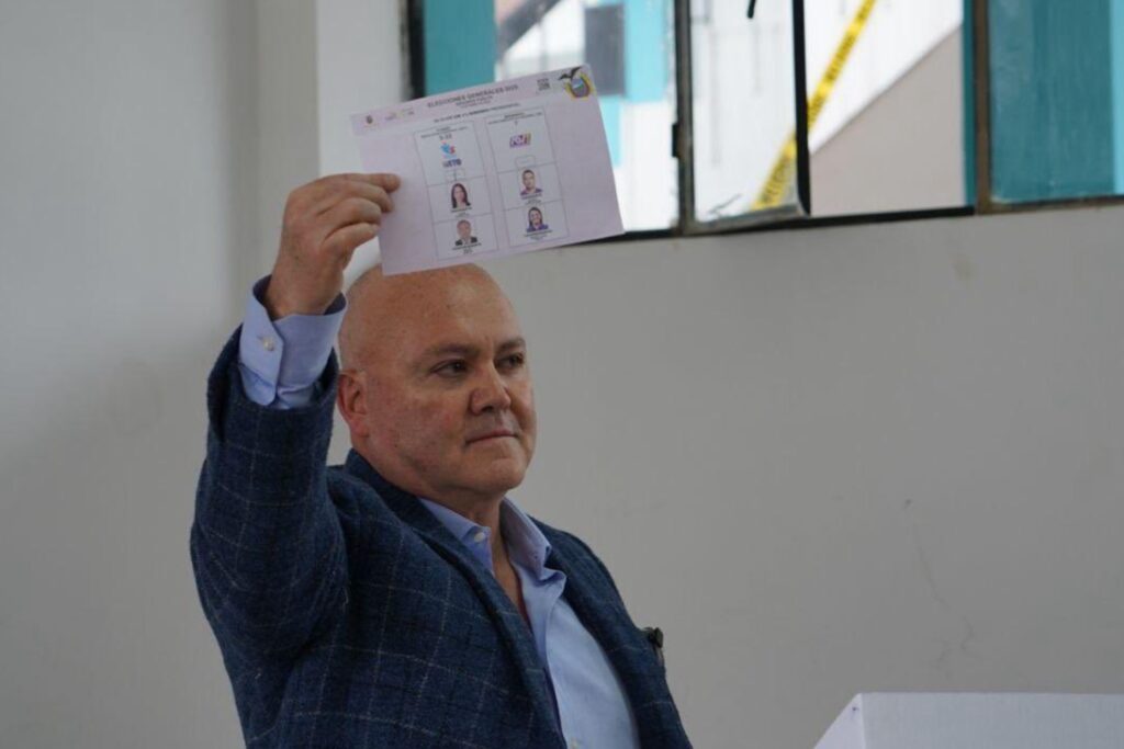 Diego Borja, excandidato a la Vicepresidencia, agradece el ofrecimiento de asilo que le hizo el Gustavo Petro, presidente colombiano.