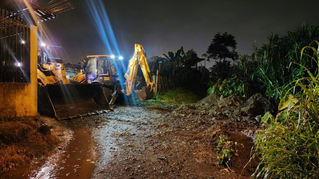 Diluvio en Santo Domingo: Fuerte lluvia provocó inundaciones y afectó servicios básicos