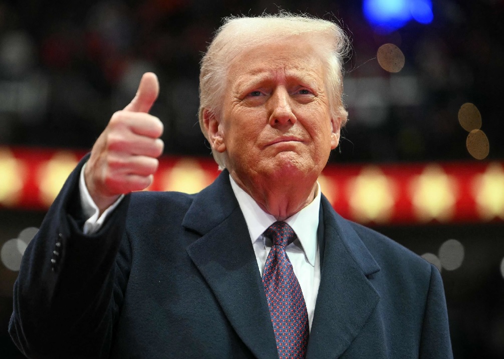 Donald Trump, presidente de Estados Unidos, anunció este miércoles un aumento de los aranceles a las importaciones chinas al 125 %