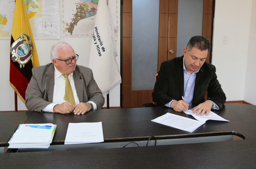 Ecuador construirá moderna refinería de petróleo en Santa Elena con inversión de $3.6 billones