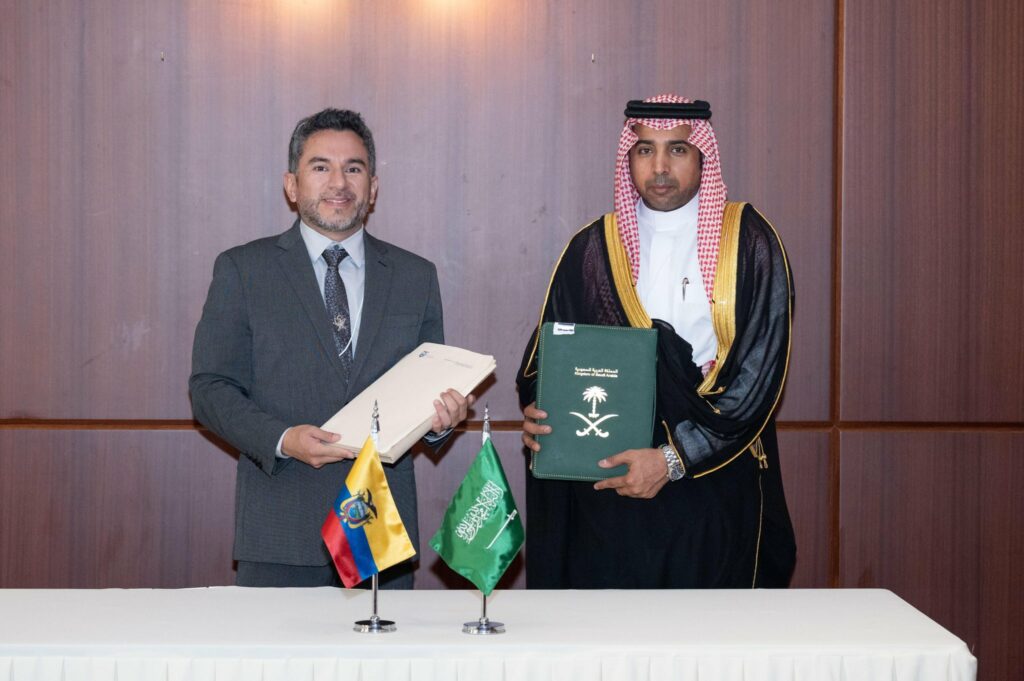 Ecuador y Arabia Saudita acuerdan vuelos directos y nuevas rutas aéreas globales.