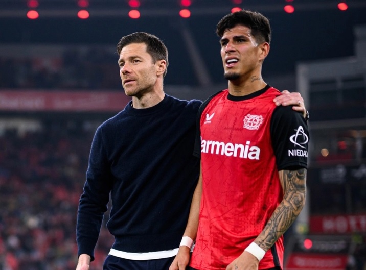 El Bayer Leverkusen tasó en más de 50 millones de dólares el traspaso del defensor ecuatoriano Piero Hincapié.