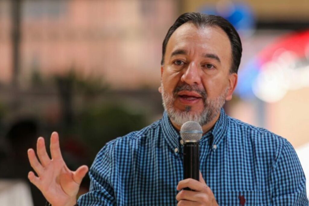 El CNE aprueba proceso para iniciar proceso de revocatoria del alcalde de Quito, Pabel Muñoz.