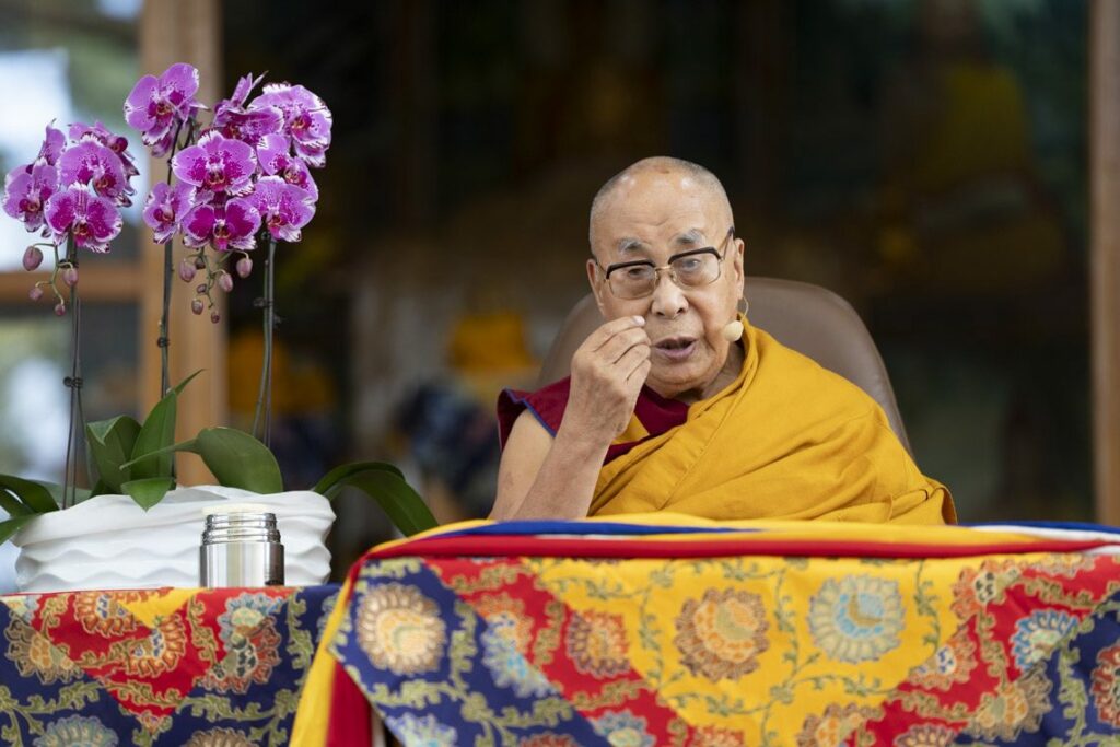 El Dalái Lama expresa su pesar por la muerte del Papa Francisco