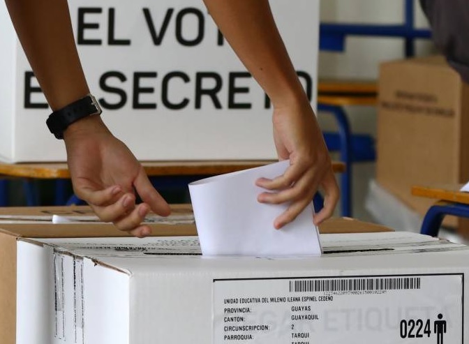 El Ministerio de Exteriores de Ecuador denunció que material electoral de Ecuador fue robado temporalmente en Caracas