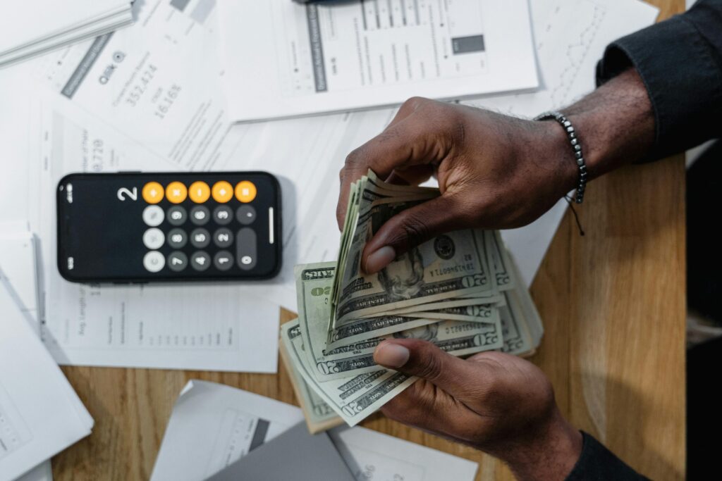 El PIB registró un decrecimiento del 2% durante el 2024, de acuerdo a datos emitidos por el Banco Central del Ecuador. Pexels.
