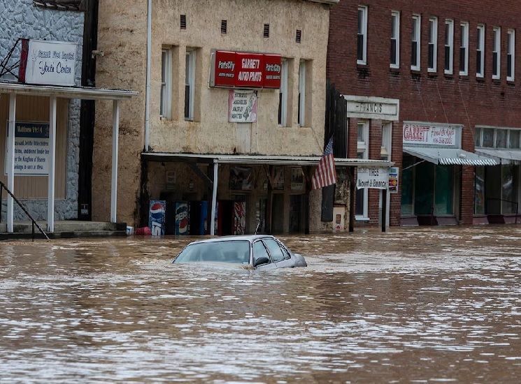El centro de Estados Unidos se prepara para un evento climático sin precedentes que podría desencadenar inundaciones históricas.