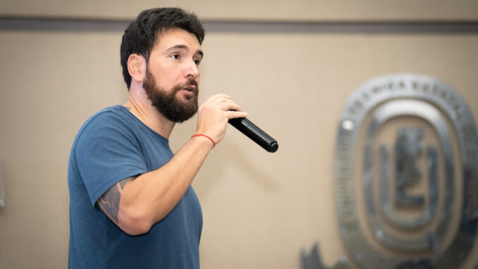 El excandidato presidencial Jan Topic se ofrece a colaborar en el gobierno de Daniel Noboa.