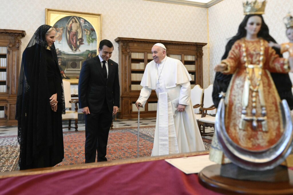 El presidente Daniel Noboa también se pronunció por el fallecimiento del Papa Francisco