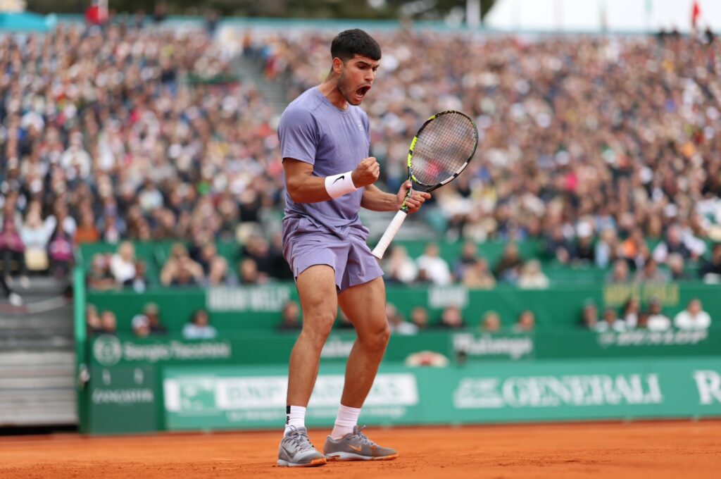 El tenista español Carlos Alcaraz avanzó hasta los cuartos de final de Montecarlo
