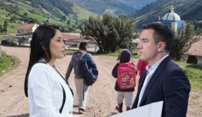 Elecciones 2025: Luisa González propone recuperar las unidades educativas del Milenio y Daniel Noboa buscará disminuir el analfabetismo digital.