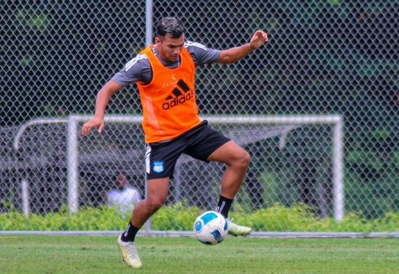 Emelec cierra acuerdos con acreedores y Salda deuda con Samuel Sosa
