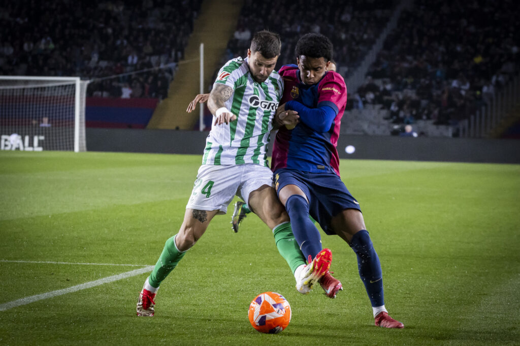 FC Barcelona empata 1-1 con Real Betis y sigue líder de LaLiga