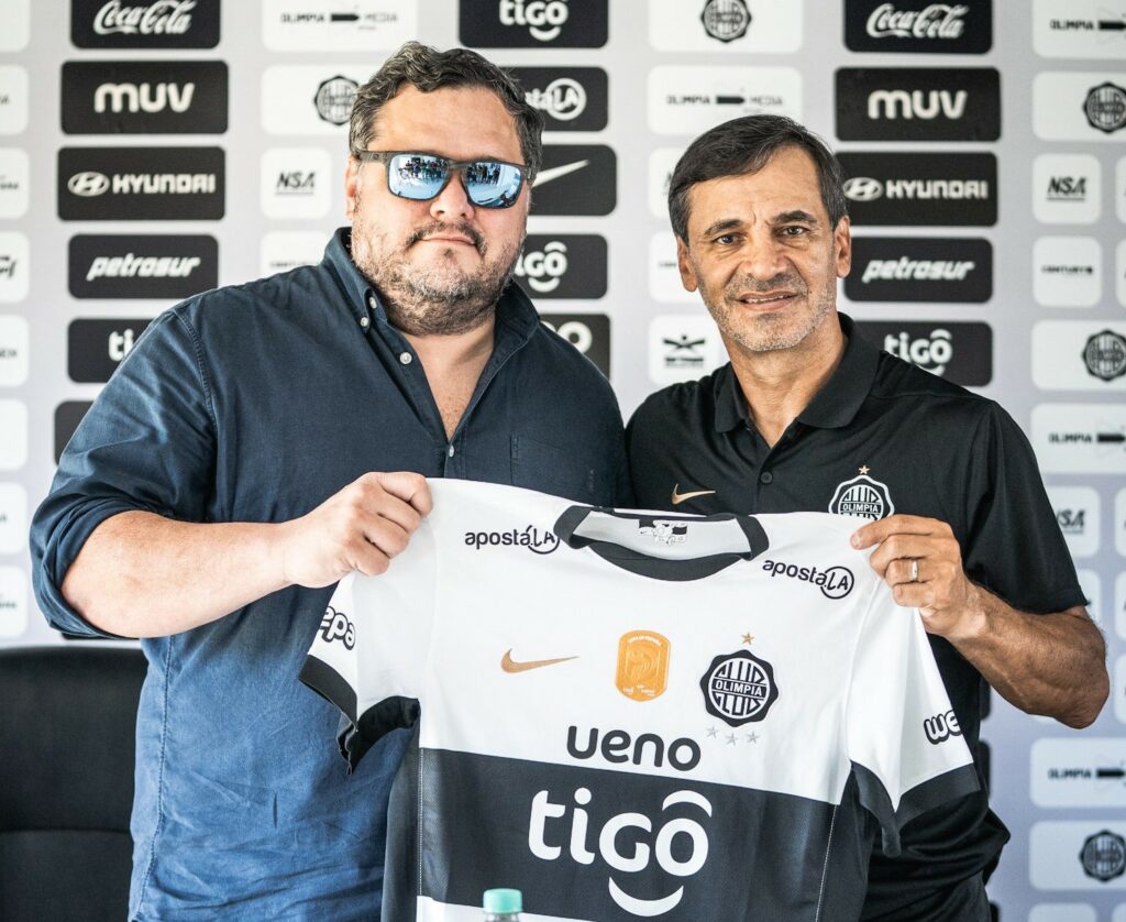 Fabián Bustos es presentado como nuevo entrenador de Olimpia de Paraguay