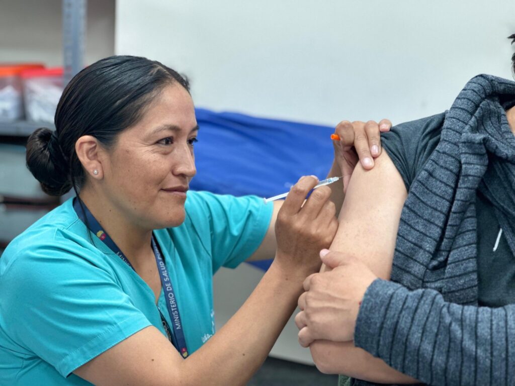 Fiebre amarilla bajo la lupa: Ecuador activa protocolos y vacunación preventiva