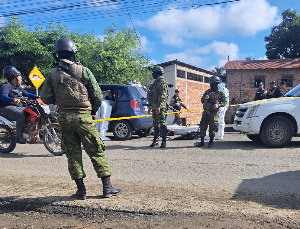 Gabriel Calle, Richard Benenaula y Johan Caiza Simbaña; así se identificó a los tres guías penitenciarios asesinados este lunes