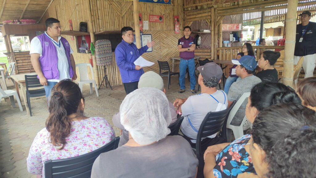 En el cantón Playas, provincia de Guayas, Arcsa capacitó recientemente a más de 50 establecimientos en higiene.