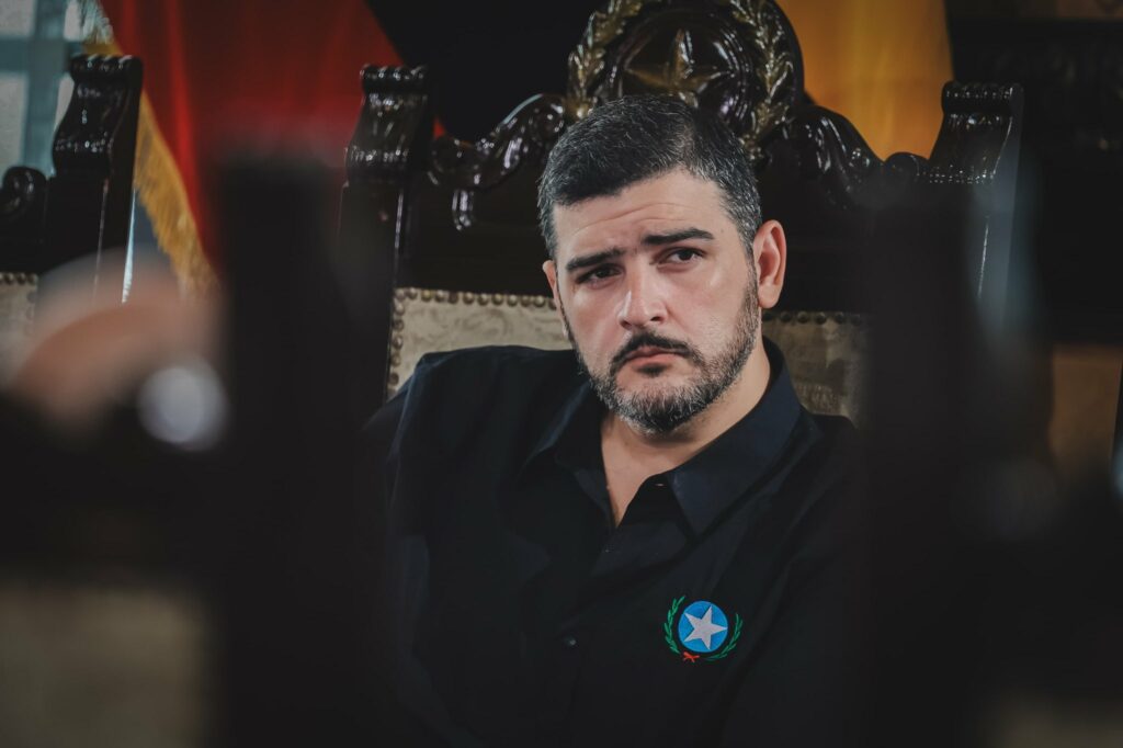 Aquiles Álvarez hizo pública su condición médica en X, afirmando que el grillete electrónico podría agravar su salud.