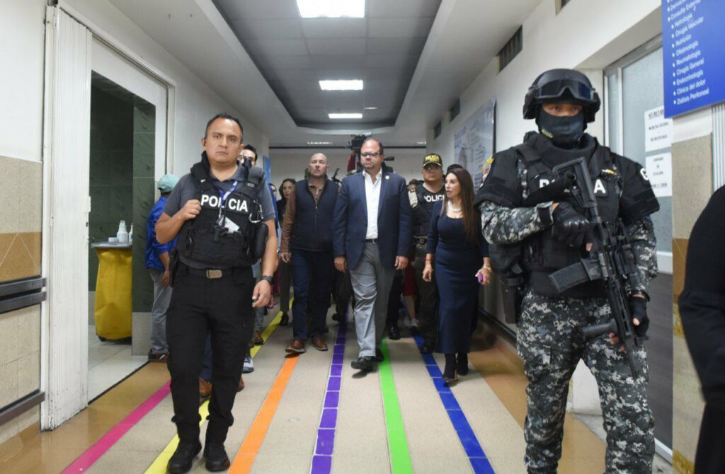 Ministros de Defensa e Interior lideran intervención en el HCAM para investigar vínculos con mafias