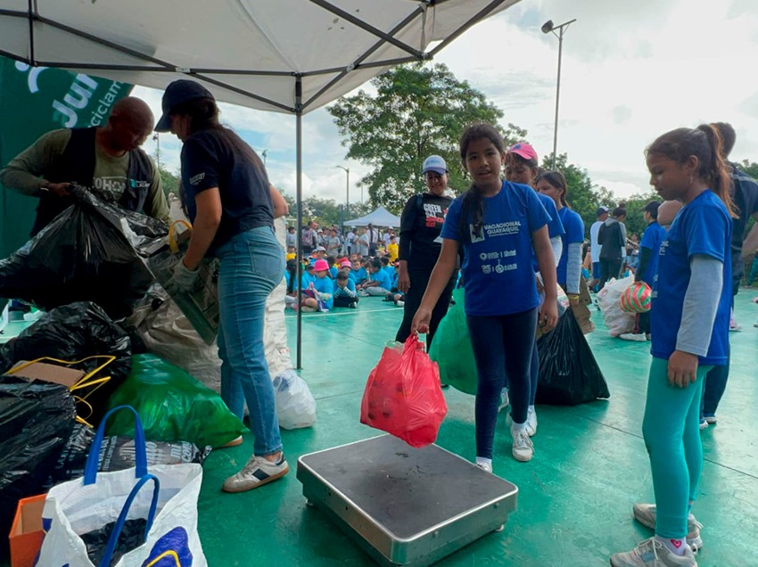 La ciudad  de Guayaquil genera 100 toneladas diarias de plástico, de las cuales el 14% es aprovechable.