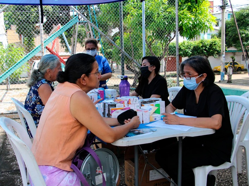 La Alcaldía de Guayaquil organizó una jornada de servicios municipales que benefició a más de 2.500 personas con atención médica, charlas y programas sociales.