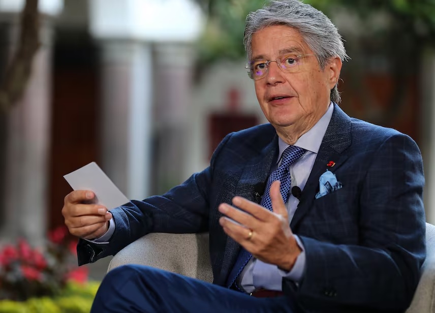 Guillermo Lasso, expresidente de Ecuador, anunció un programa de becas dirigido a jóvenes ecuatorianos de entre 25 y 35 años de edad.