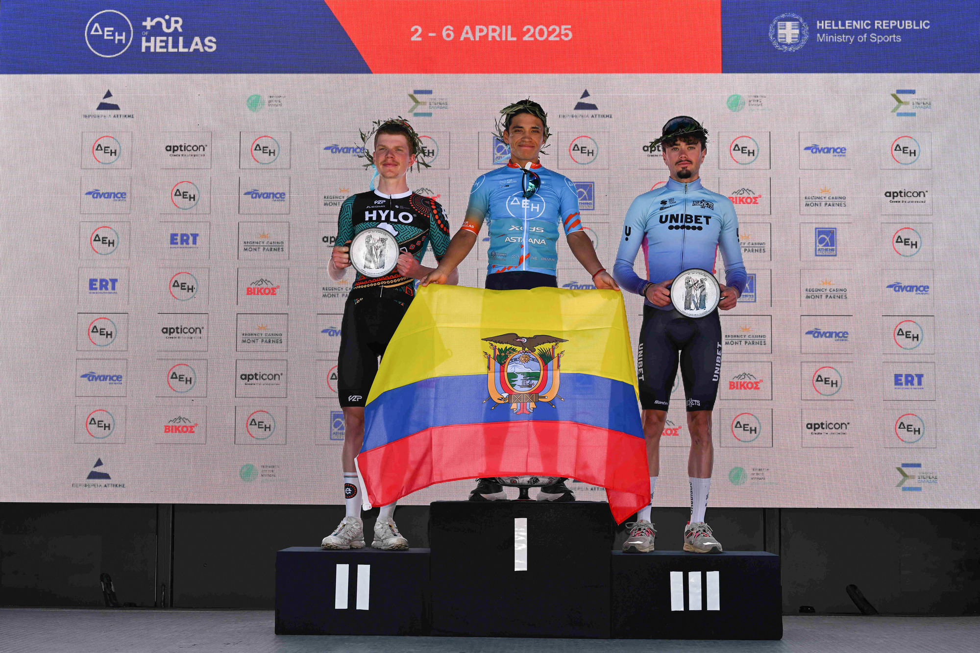 Harold López en el podio del Tour de Grecia
