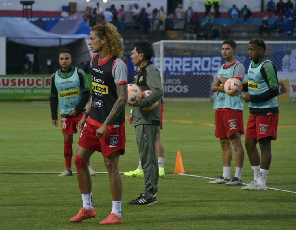 JUGADORES DE MUSHUC RUNA EN UN CALENTAMIENTO