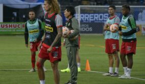 JUGADORES DE MUSHUC RUNA EN UN CALENTAMIENTO
