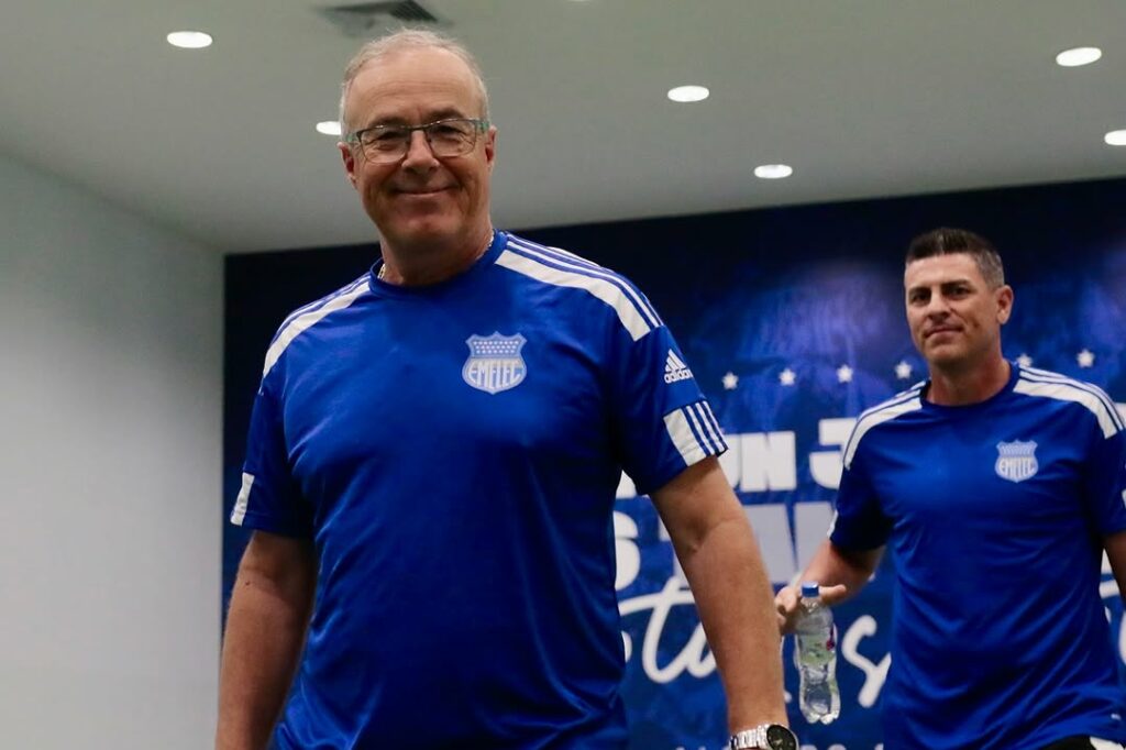Jorge Célico descarta pelea por descenso y respalda a Emelec para mejorar en lo que resta del torneo