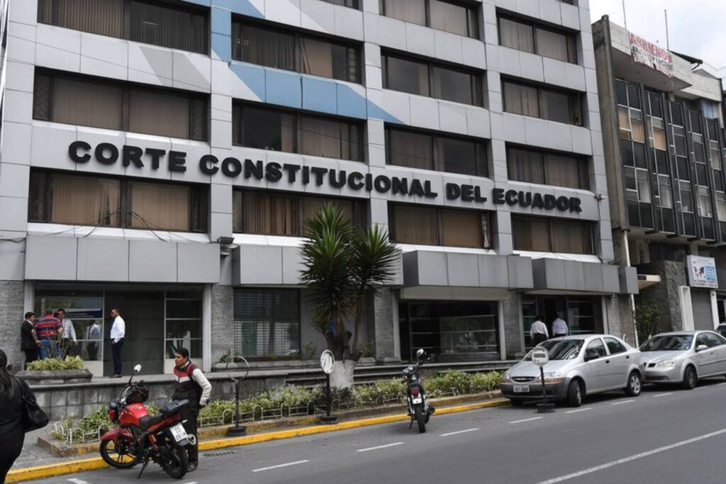 La Corte Constitucional está a punto de resolver sobre prohibición de celulares en la segunda vuelta electoral.