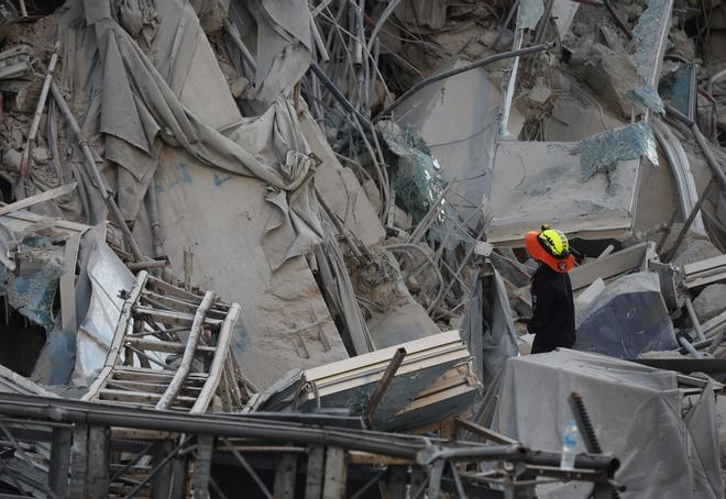 Birmania declara tregua tras devastador terremoto, pero la guerra civil complica la ayuda.