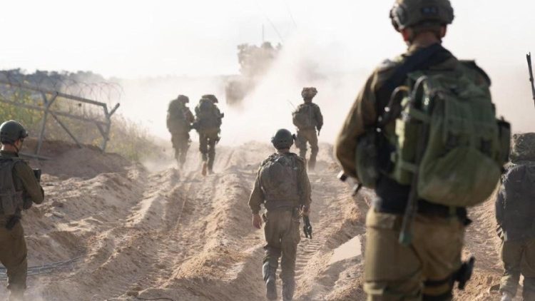 Israel inicia una nueva ofensiva terrestre en Gaza para presionar a Hamás a liberar a los rehenes, dejando al menos 30 muertos.