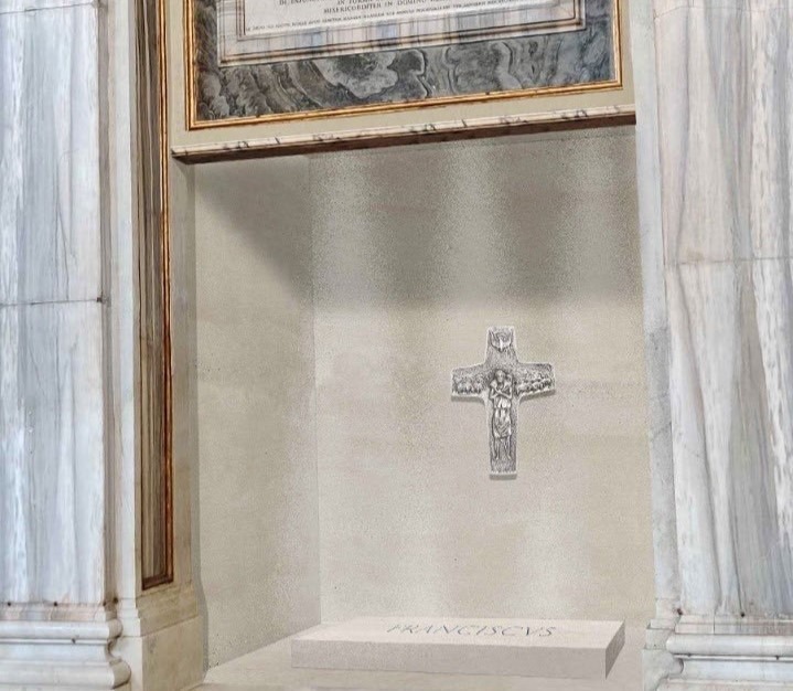 La tumba en la que será enterrado el Papa está rodeada de sencillez y humildad