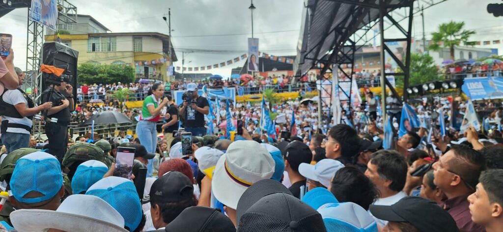 Luisa González realizó su cierre de campaña en Santo Domingo de los Tsáchilas